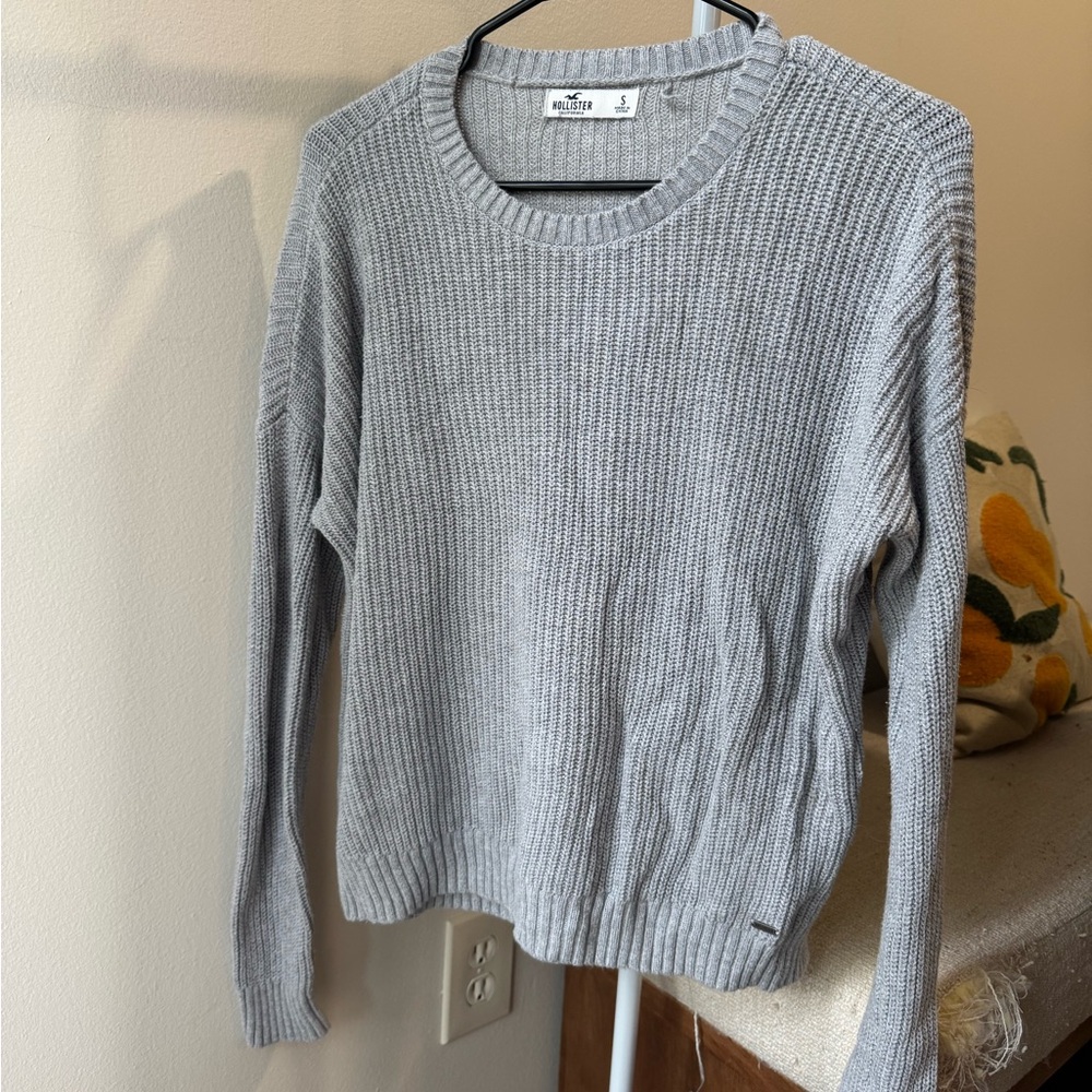 Hollister Light Gray Women's Crew Neck Sweater